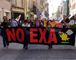 una manifestazione contro la fiera delle armi - foto di chiara onger